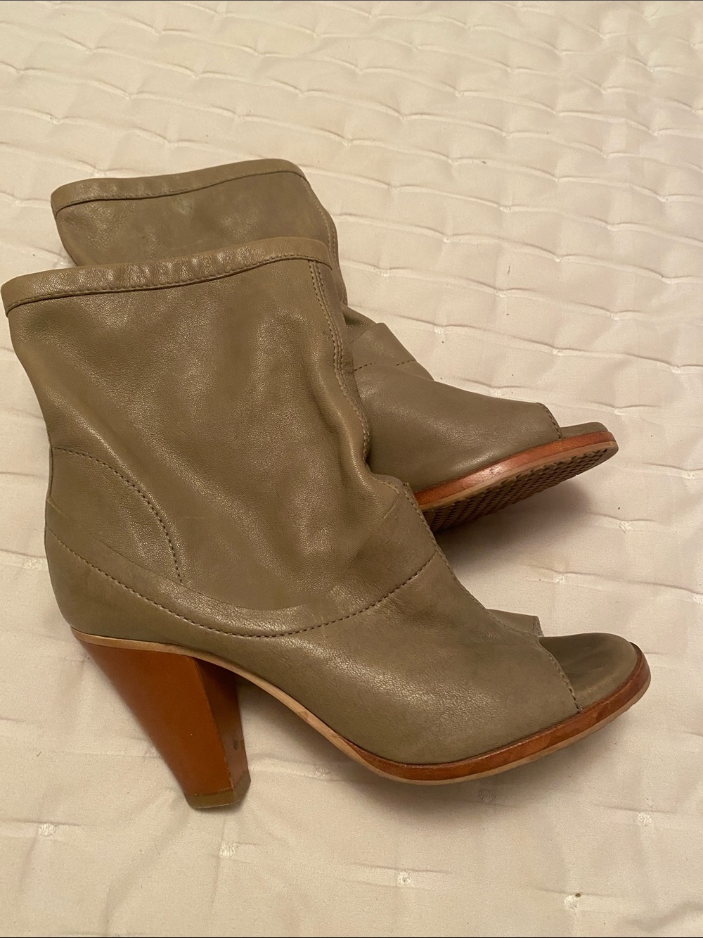 Geox Open toe soft green leather 3 inch heeled boots